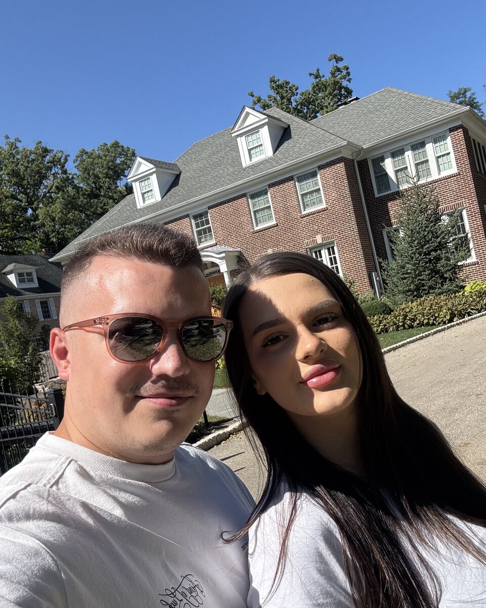 Adrian and Bianca Rus outside the house from Home Alone